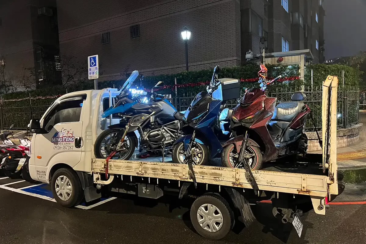 銘峰重機託運道路救援-桃園重機託運-桃園重機道路救援-全台重機託運_projects_晚上出車_01