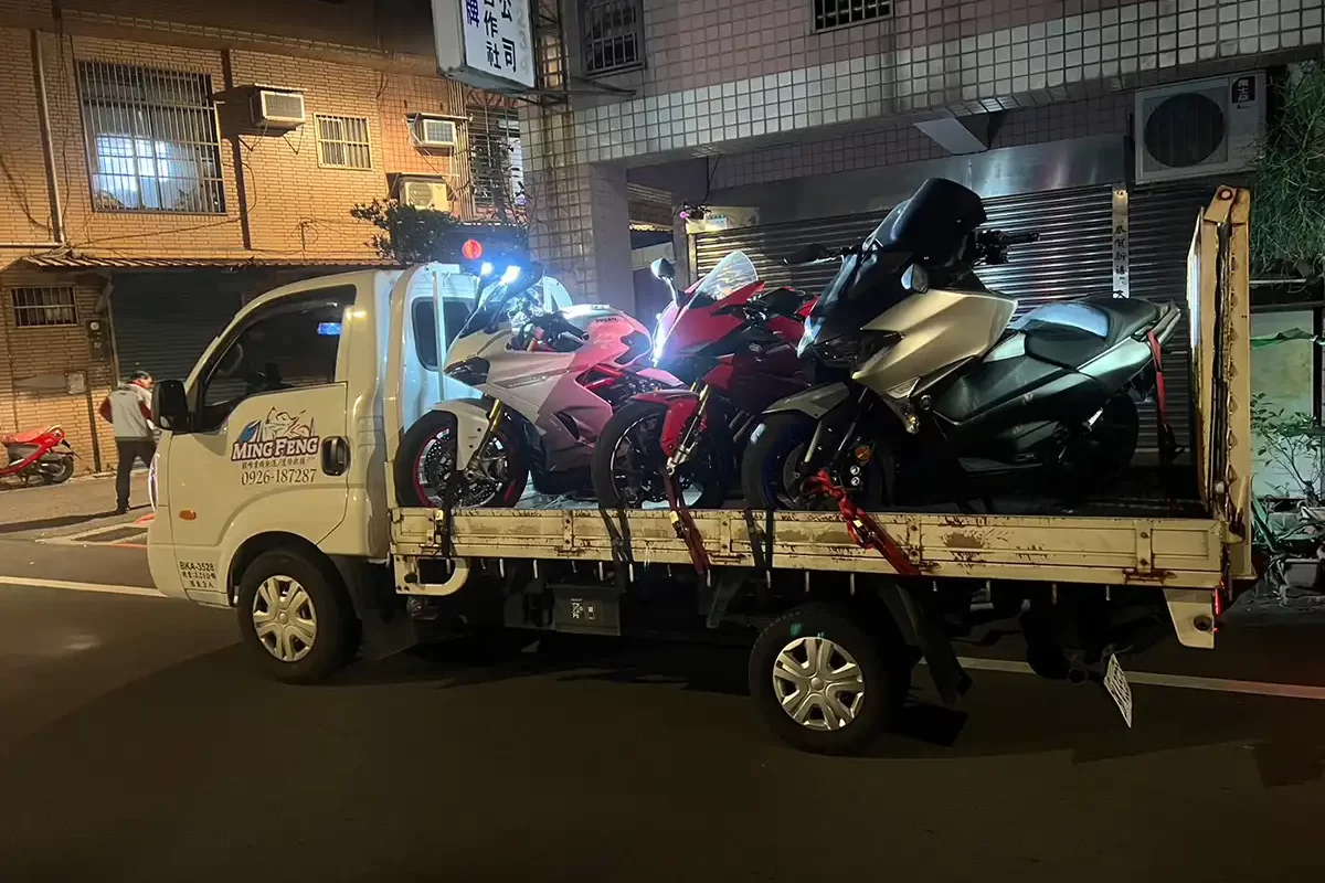 銘峰重機託運道路救援-桃園重機託運-桃園重機道路救援-全台重機託運_projects_晚上出車_04